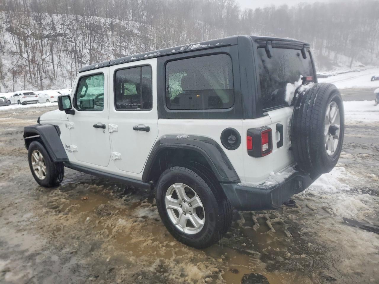 2021 Jeep Wrangler Unlimited Sport - Фото 2