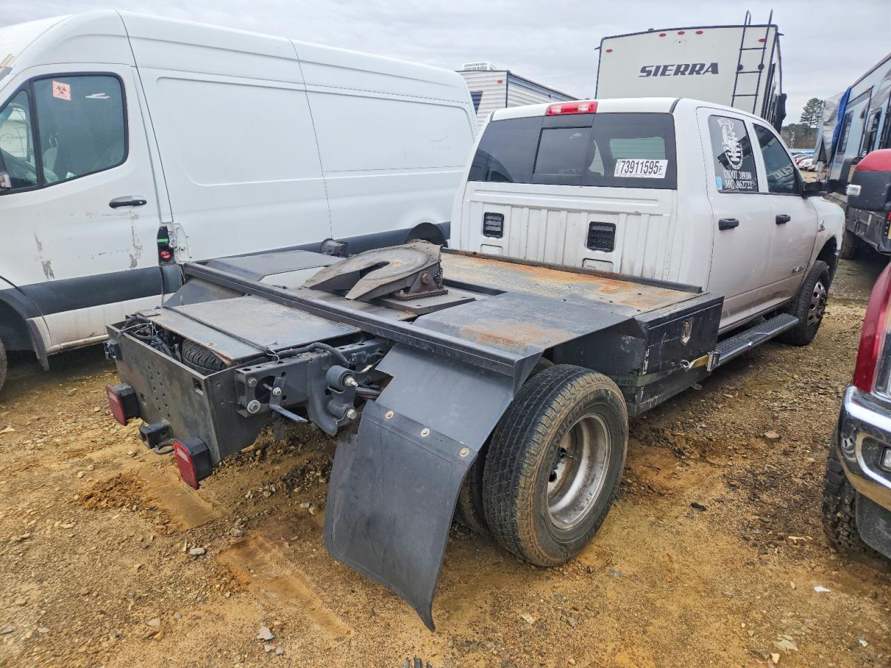 2022 Ram 3500 Tradesman Truck Cab And Chassis - Фото 3