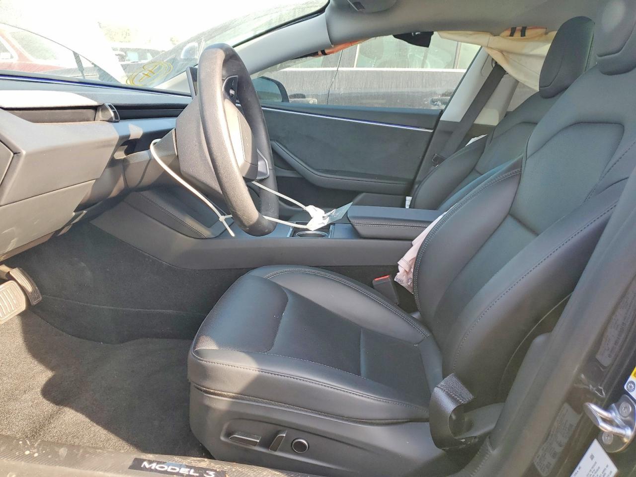 2025 Tesla Model 3 - Image 7