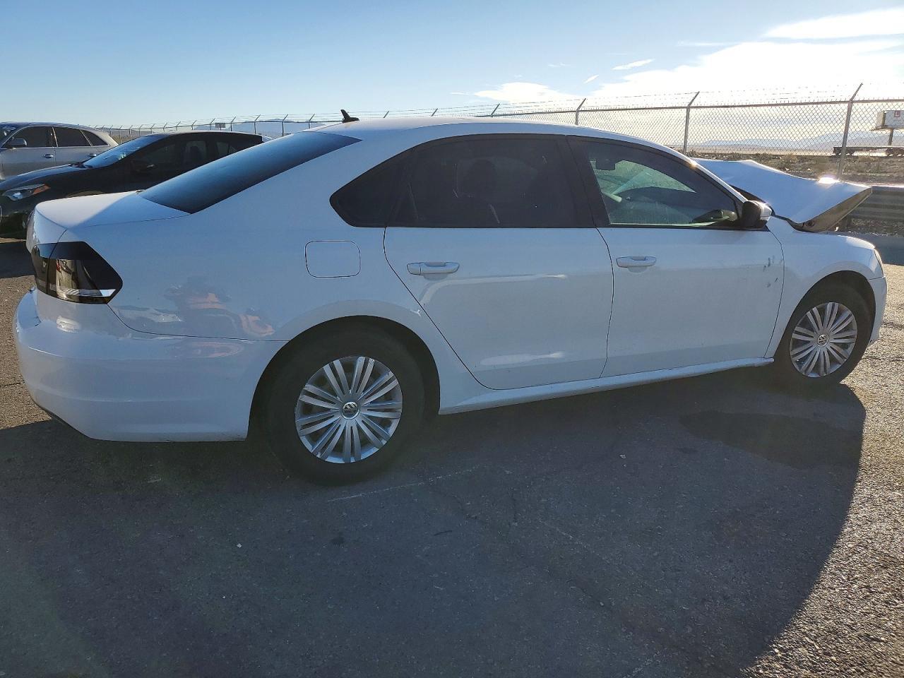 2015 Volkswagen Passat S - Image 3