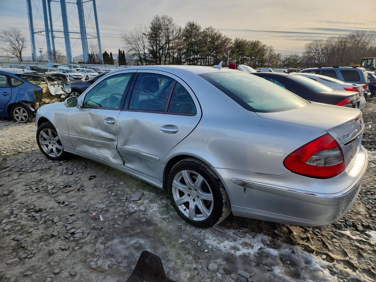 2007 Mercedes-Benz E 350 4Matic - Image 2