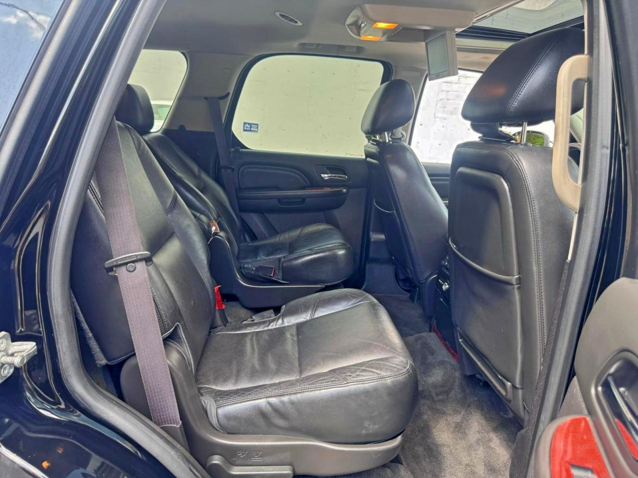 2012 Cadillac Escalade Premium - Image 6