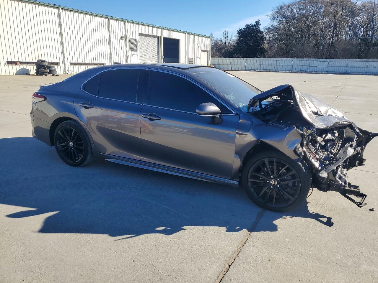 2021 Toyota Camry Xse - Фото 4