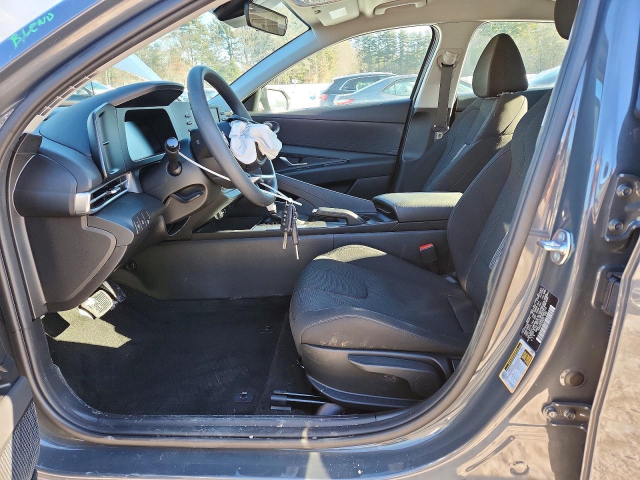 2025 Hyundai Elantra Se - Фото 7