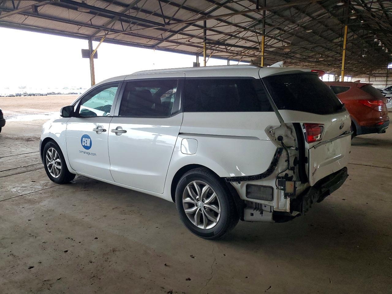 2020 Kia Sedona Lx - Фото 2