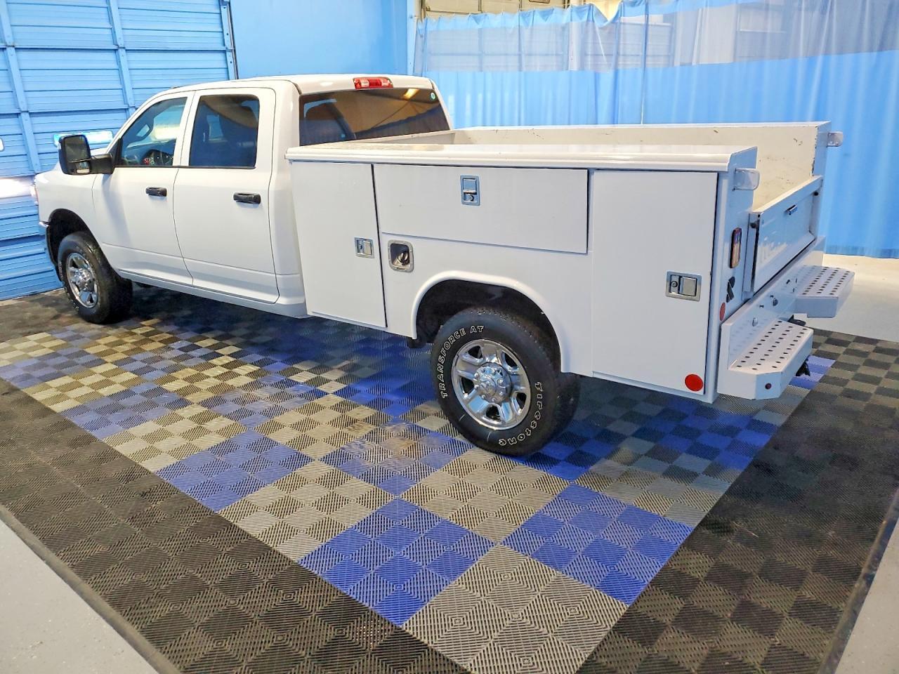 2024 Ram 2500 Utility / Service Truck - Фото 2