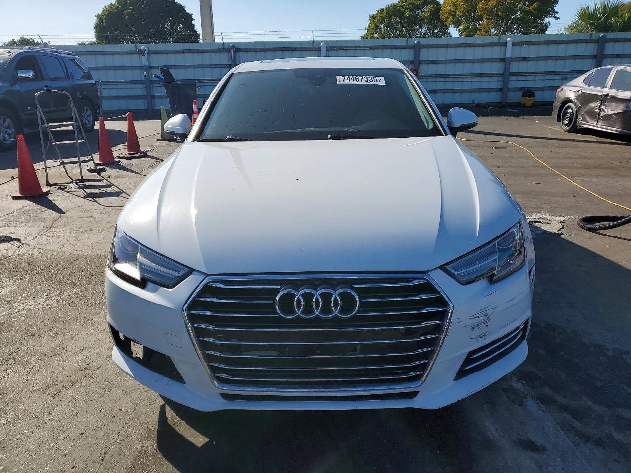 2017 Audi A4 Premium - Фото 5