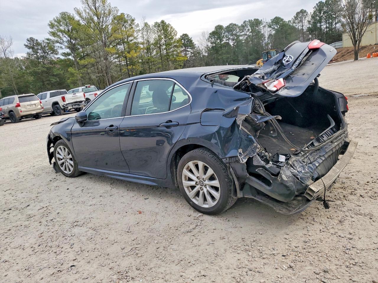 2018 Toyota Camry L - Image 2