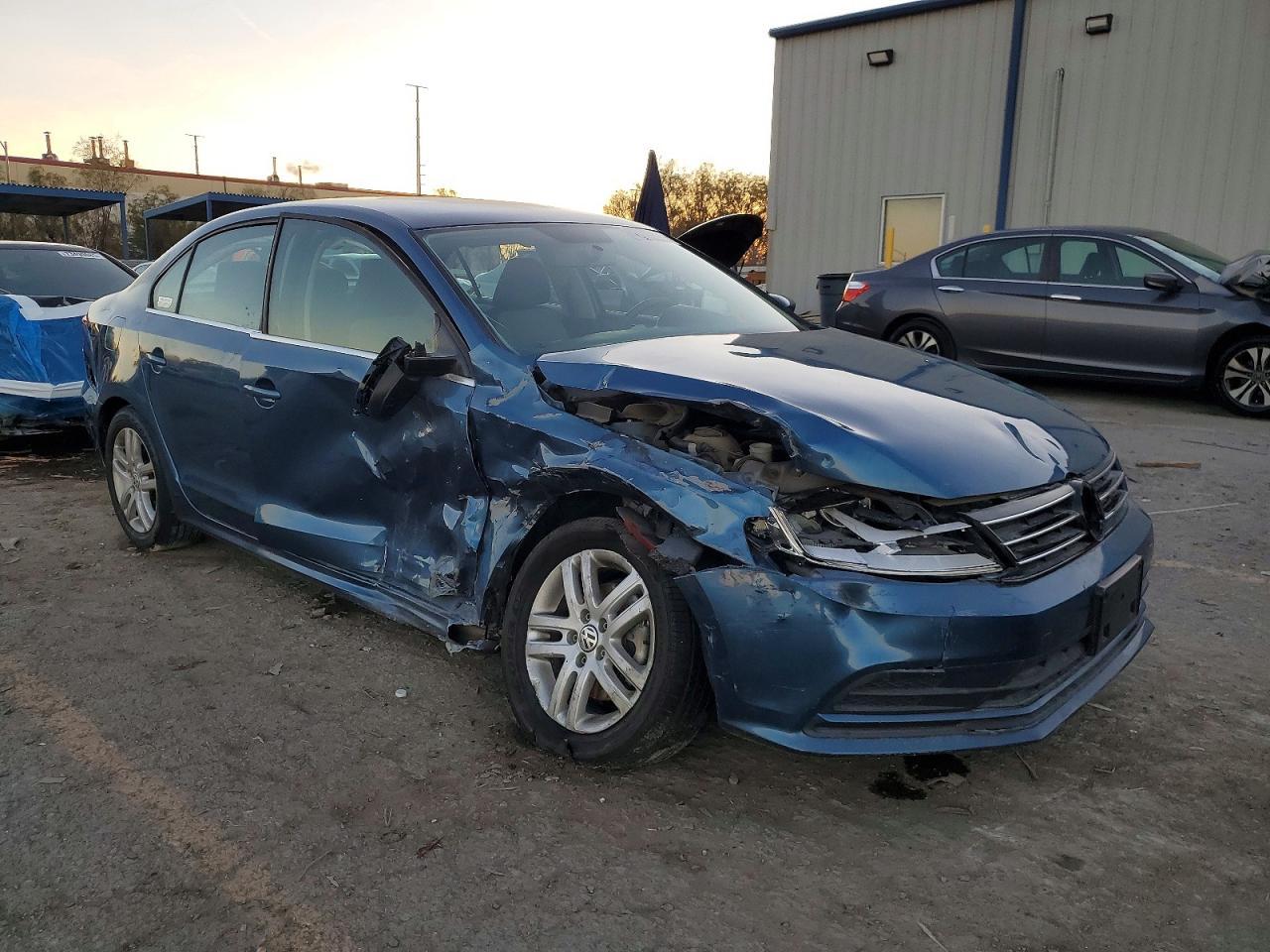 2017 Volkswagen Jetta S - Фото 4