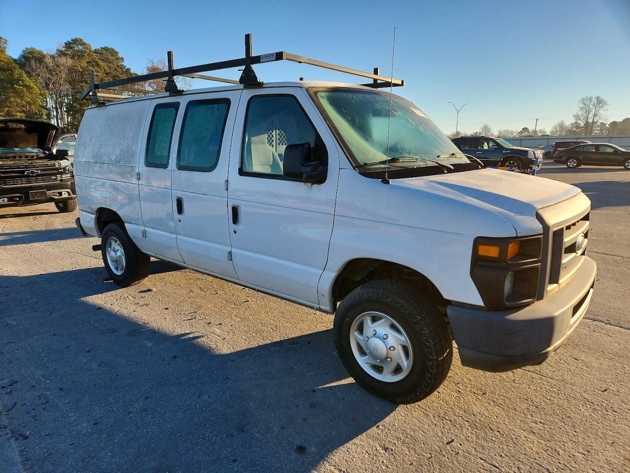 2013 Ford E350 Utility / Service Van - Image 4