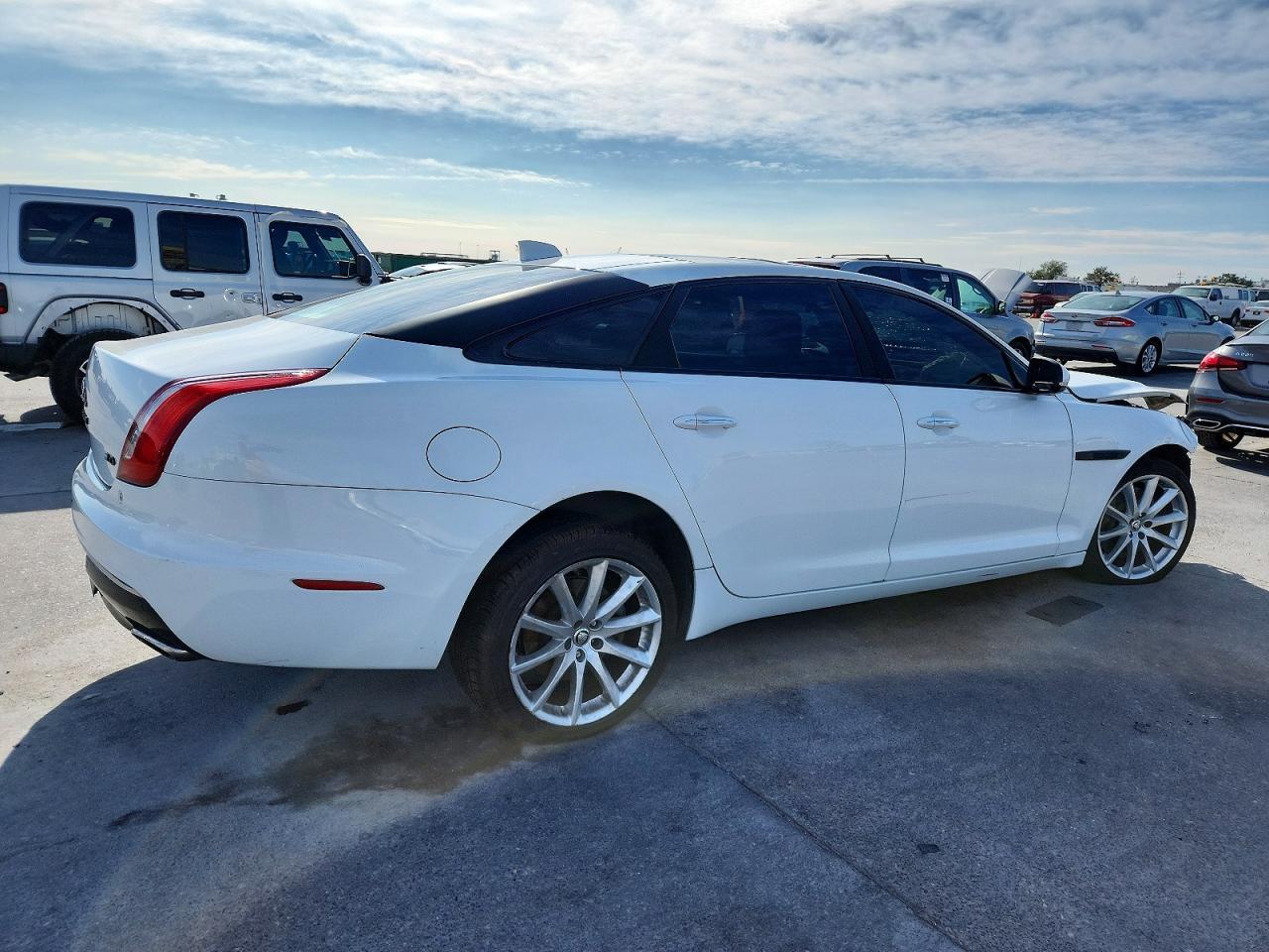 2016 Jaguar Xjl Portfolio - Image 3