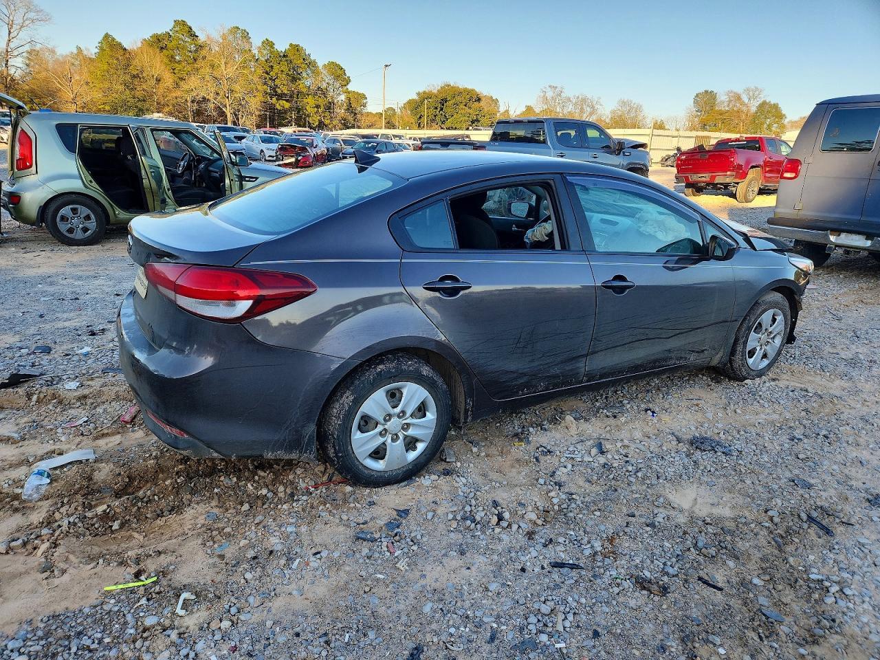 2017 Kia Forte Lx - Image 3