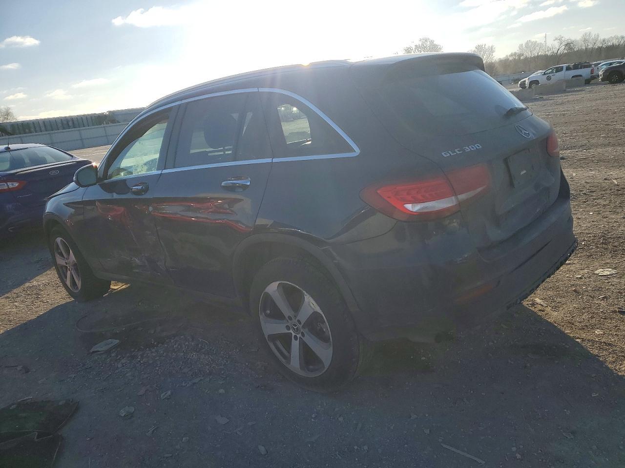 2018 Mercedes-Benz Glc 300 - Image 2
