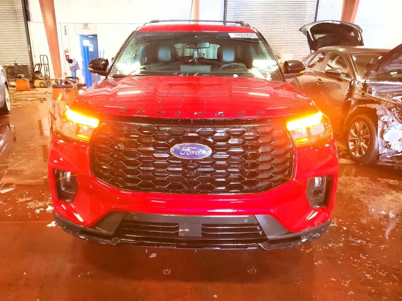2025 Ford Explorer St-Line - Фото 5
