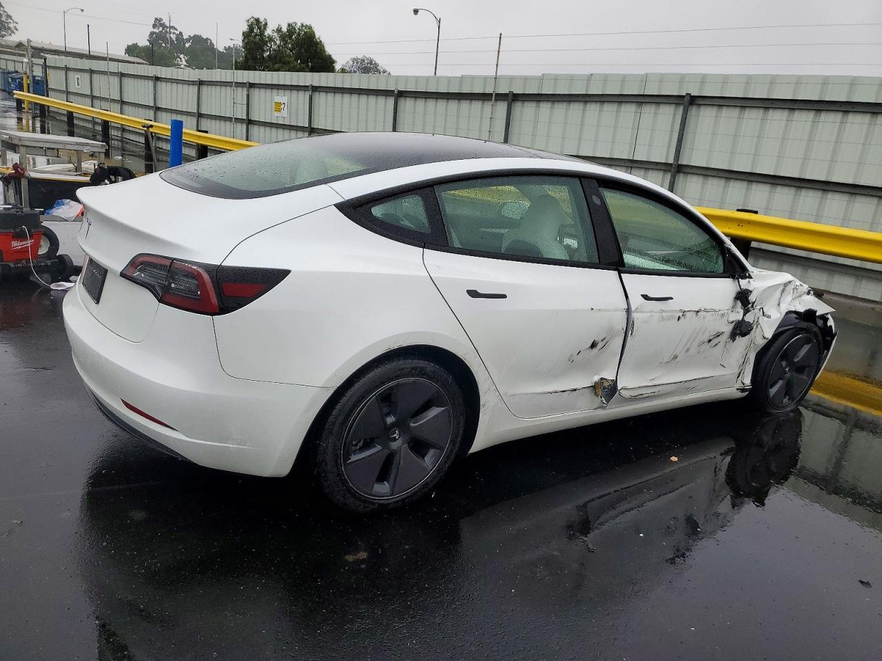 2023 Tesla Model 3 - Image 3