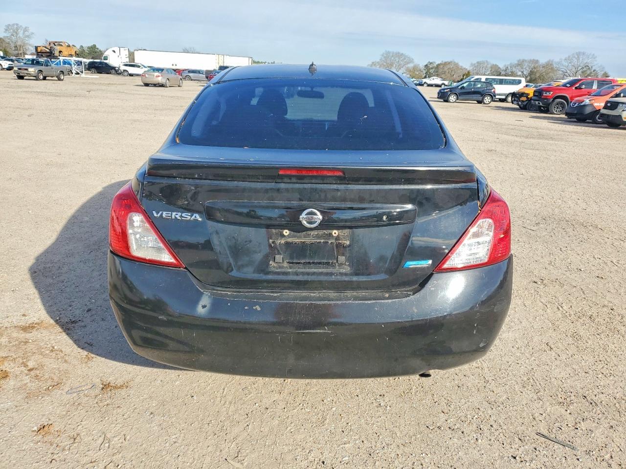 2014 Nissan Versa - Фото 6