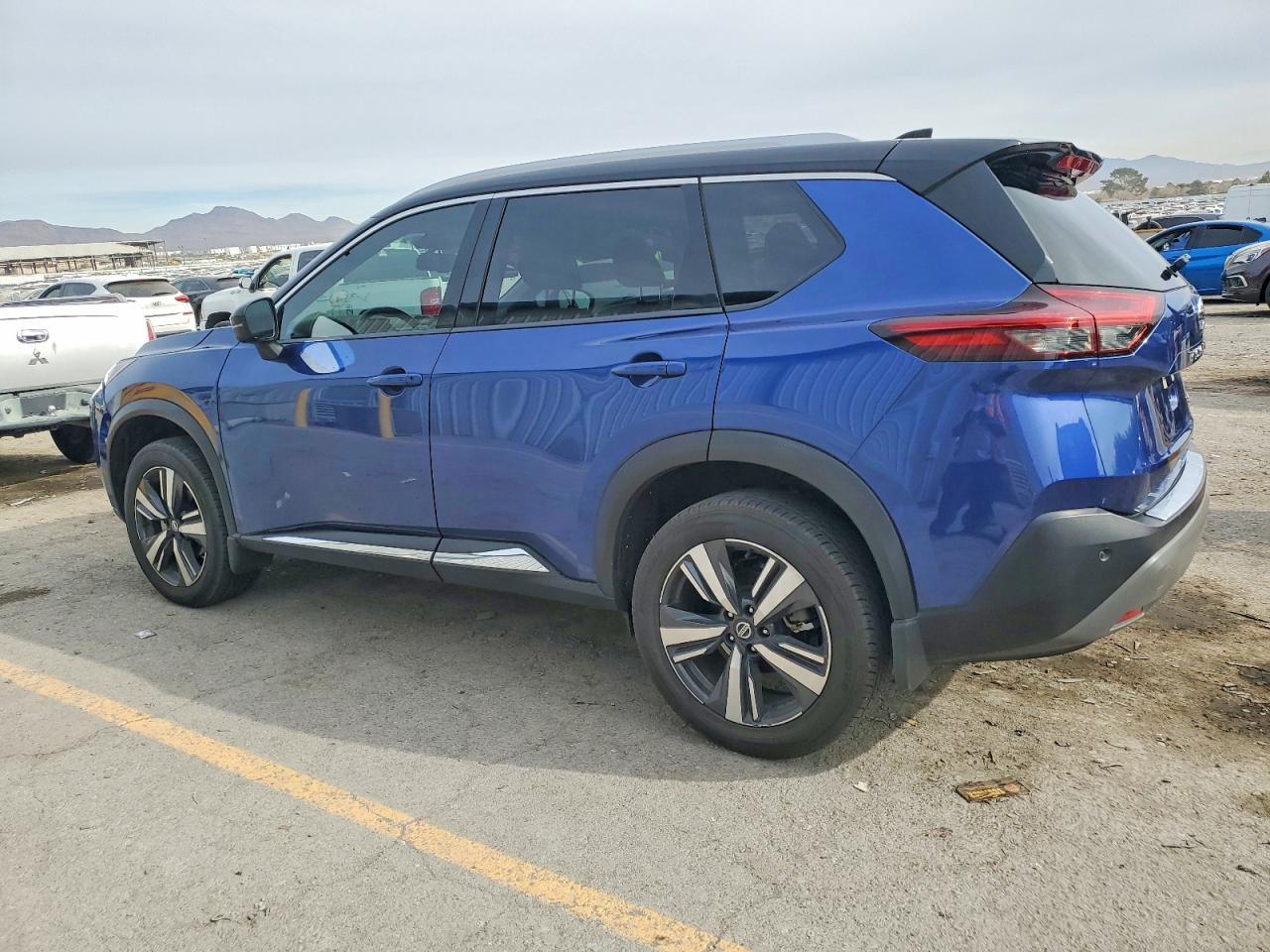 2021 Nissan Rogue Sl - Image 2