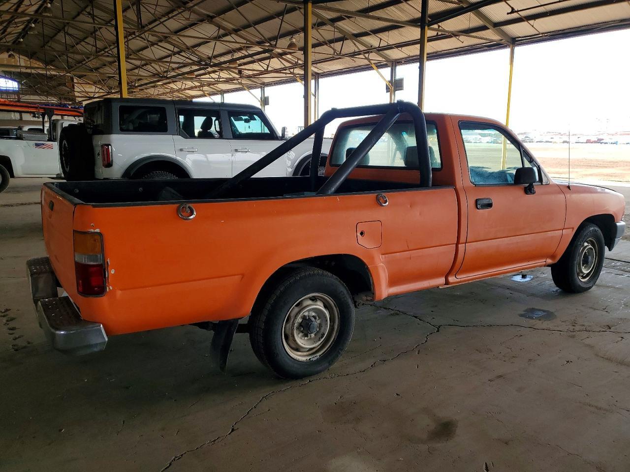 1989 Toyota Pickup 1 Ton Long Bed Dlx - Image 3