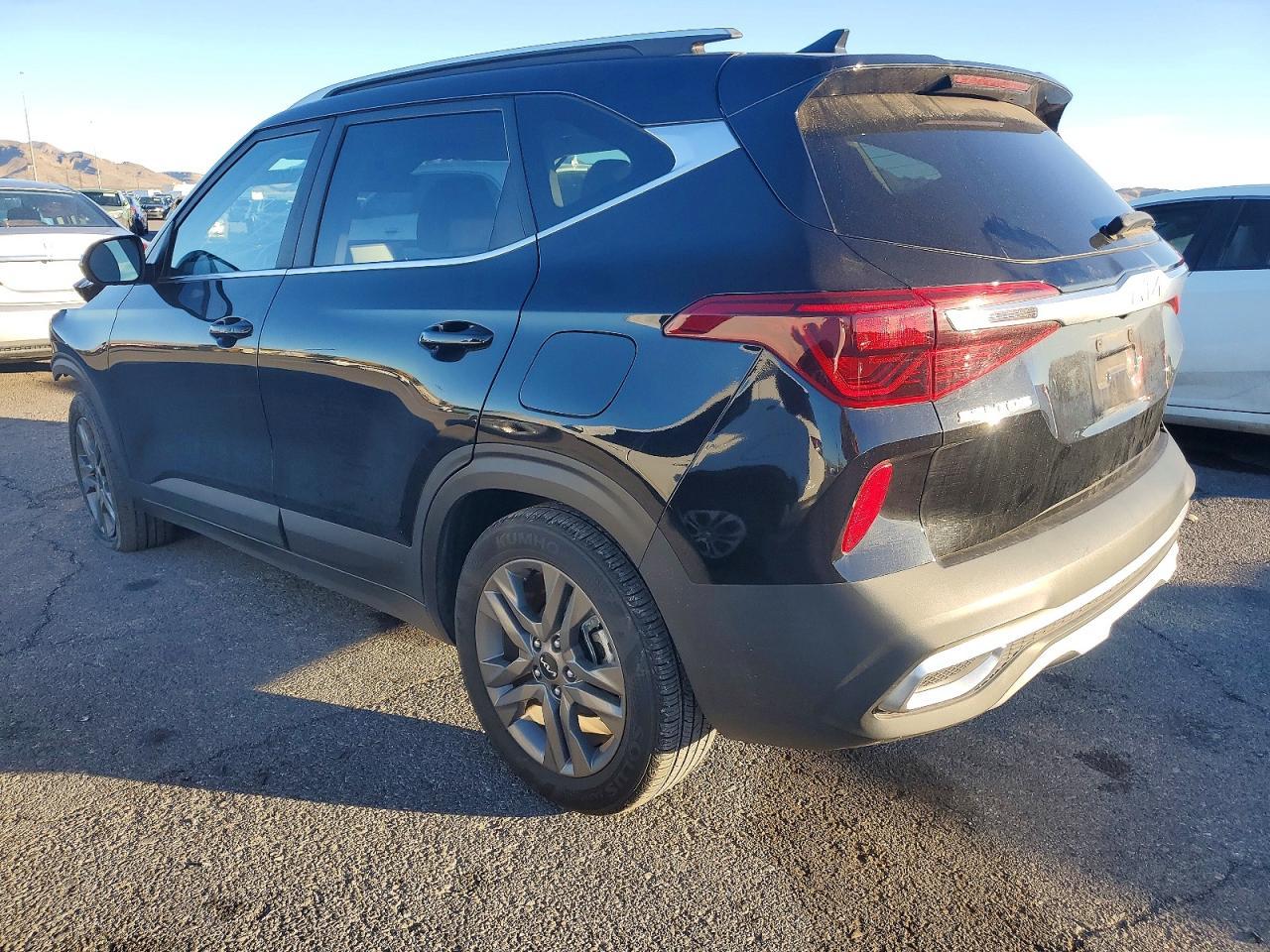 2023 Kia Seltos S - Image 2