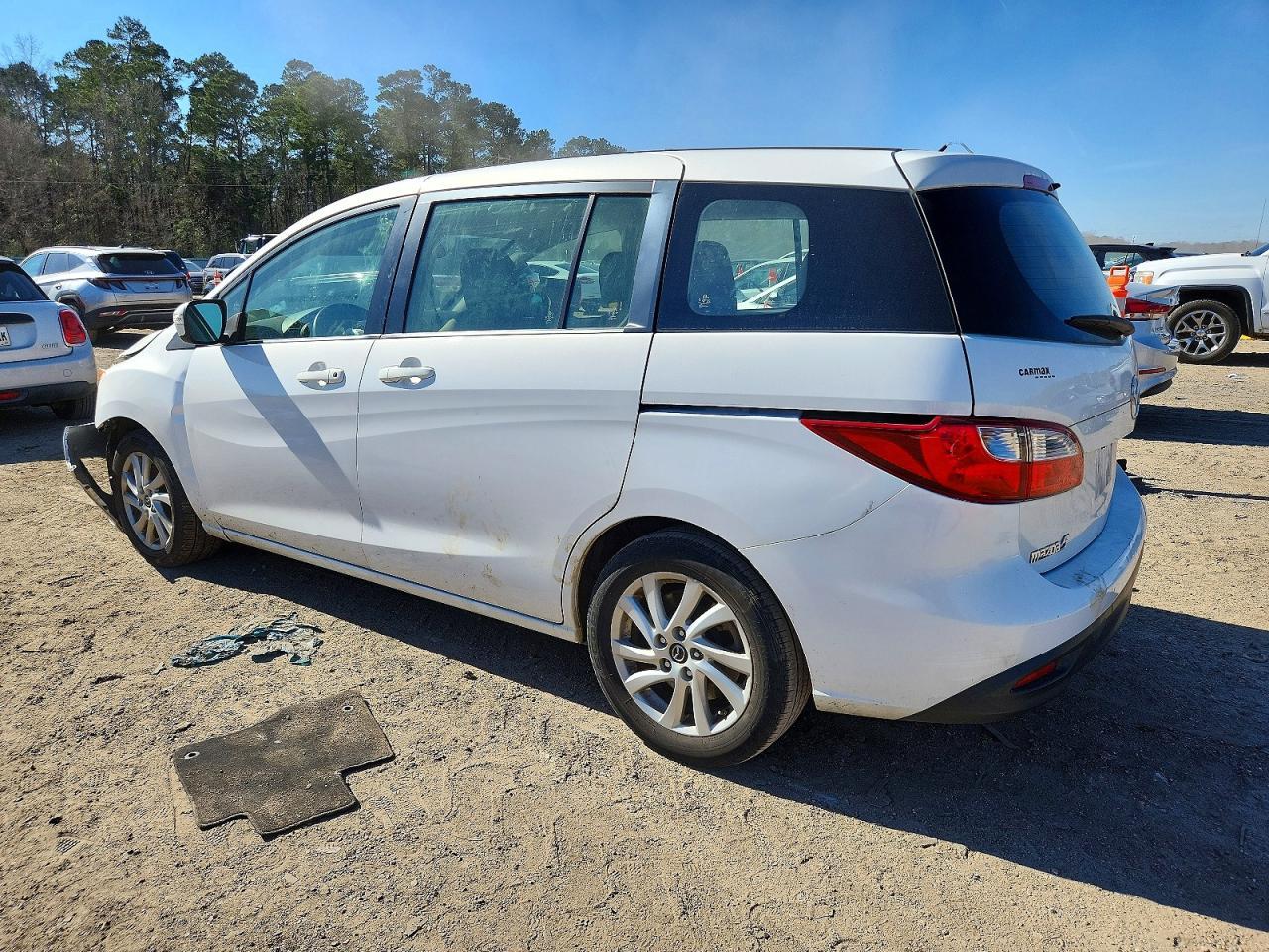 2015 Mazda 5 Sport - Image 2