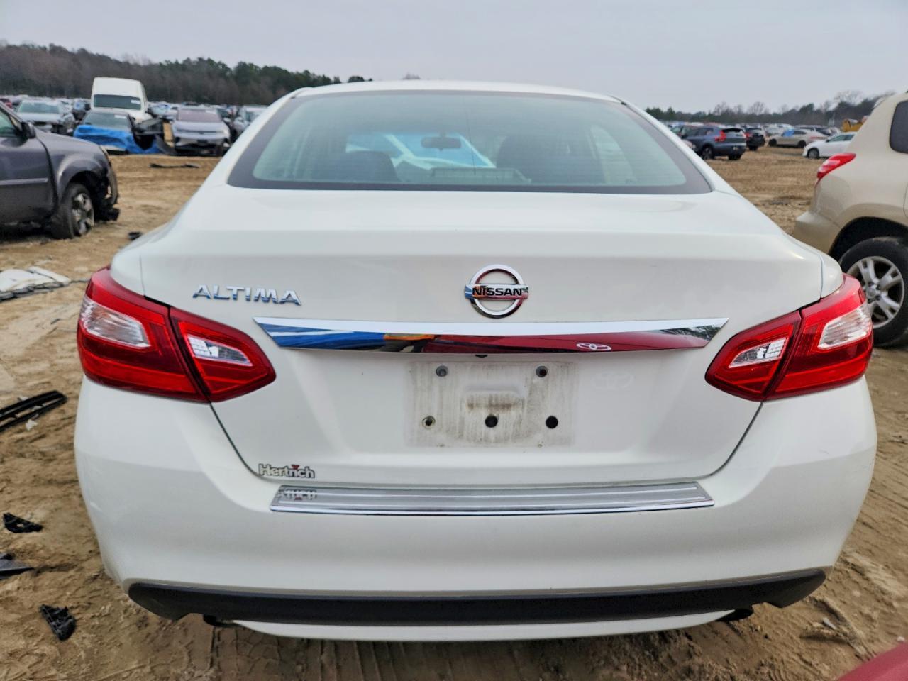 2017 Nissan Altima 2.5 - Image 6