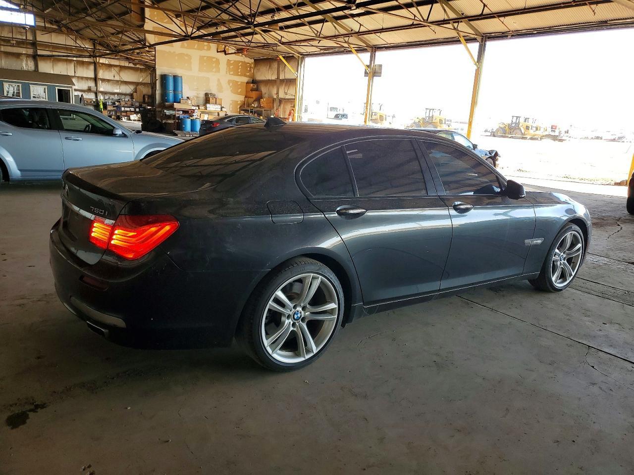 2010 BMW 750 I - Фото 3