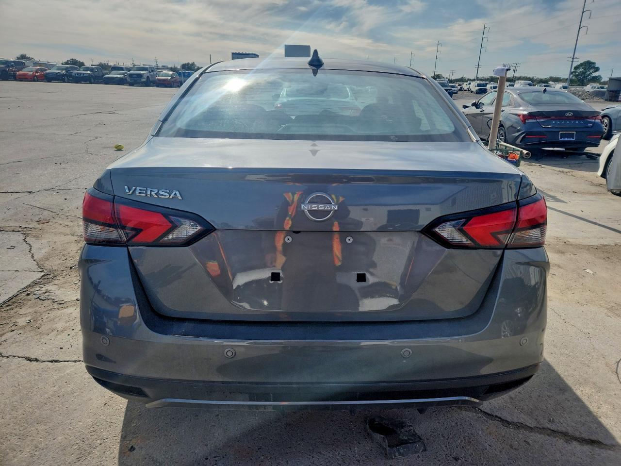 2025 Nissan Versa Sv - Фото 6