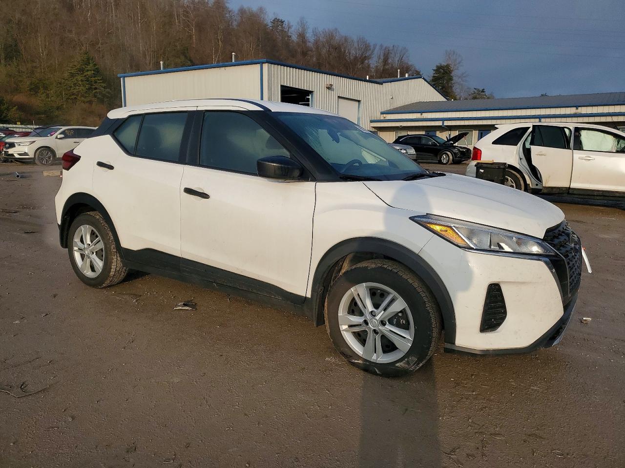 2024 Nissan Kicks S - Фото 4