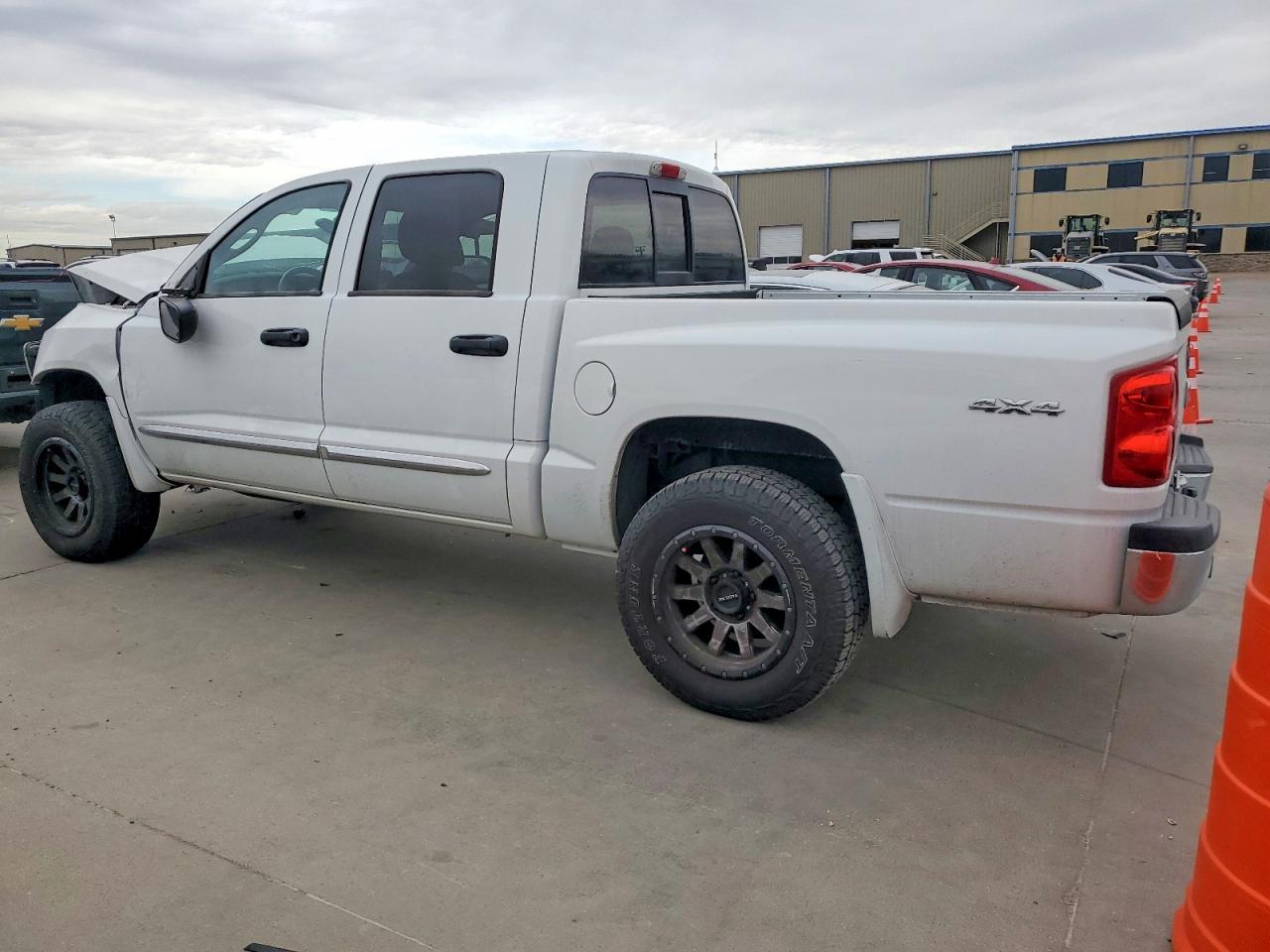 2011 Dodge Dakota Laramie - Фото 2