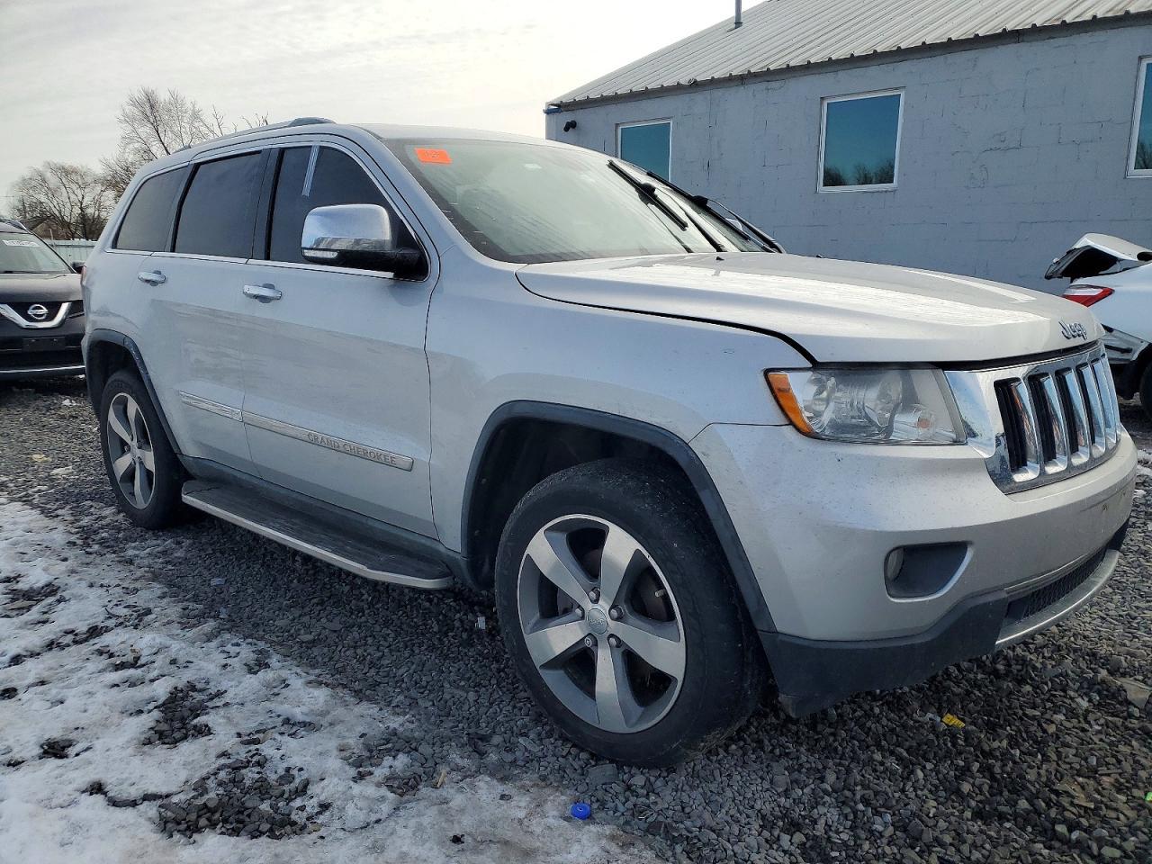 2011 Jeep Grand Cherokee Limited - Image 4