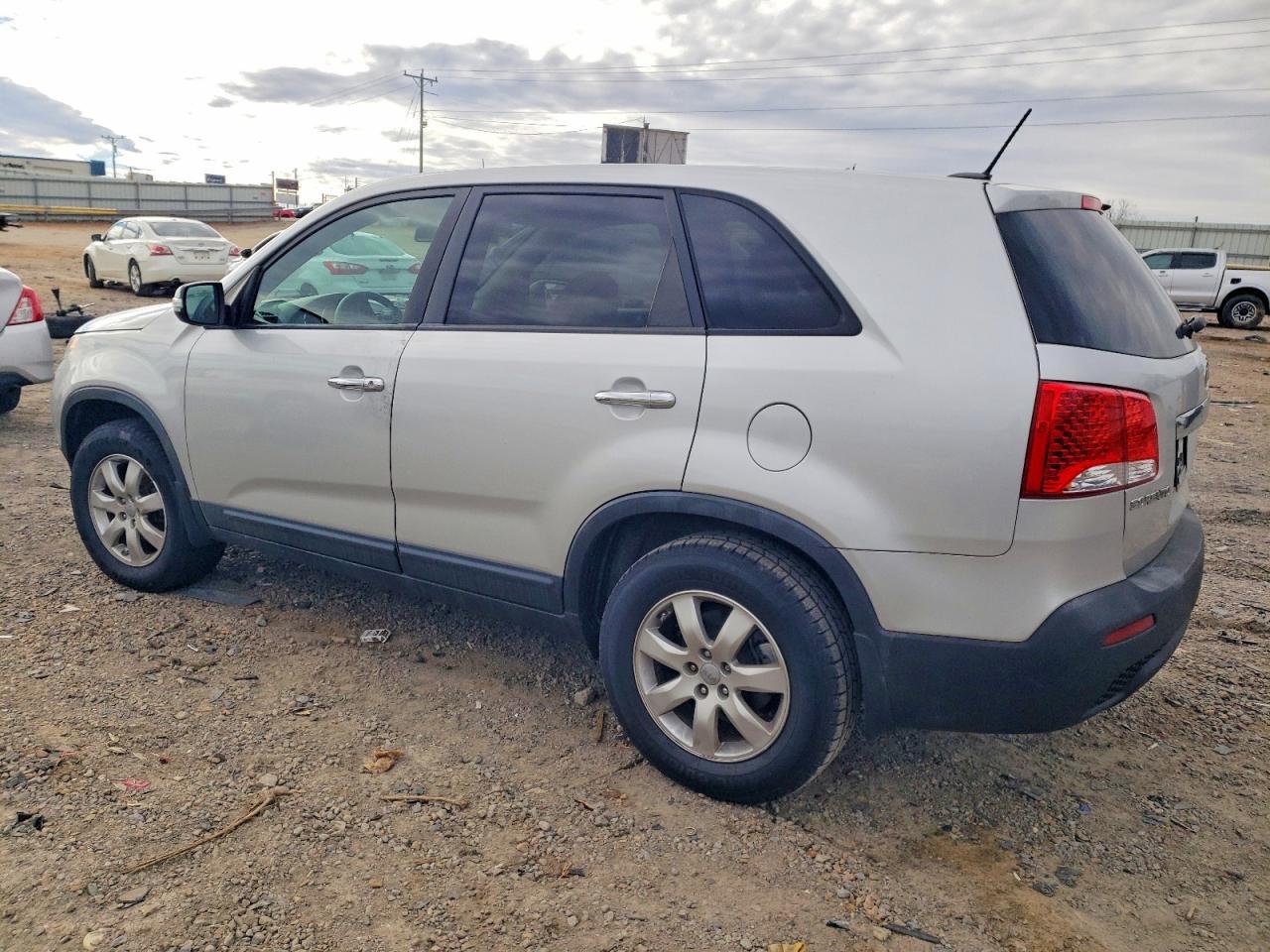 2013 Kia Sorento Lx - Image 2
