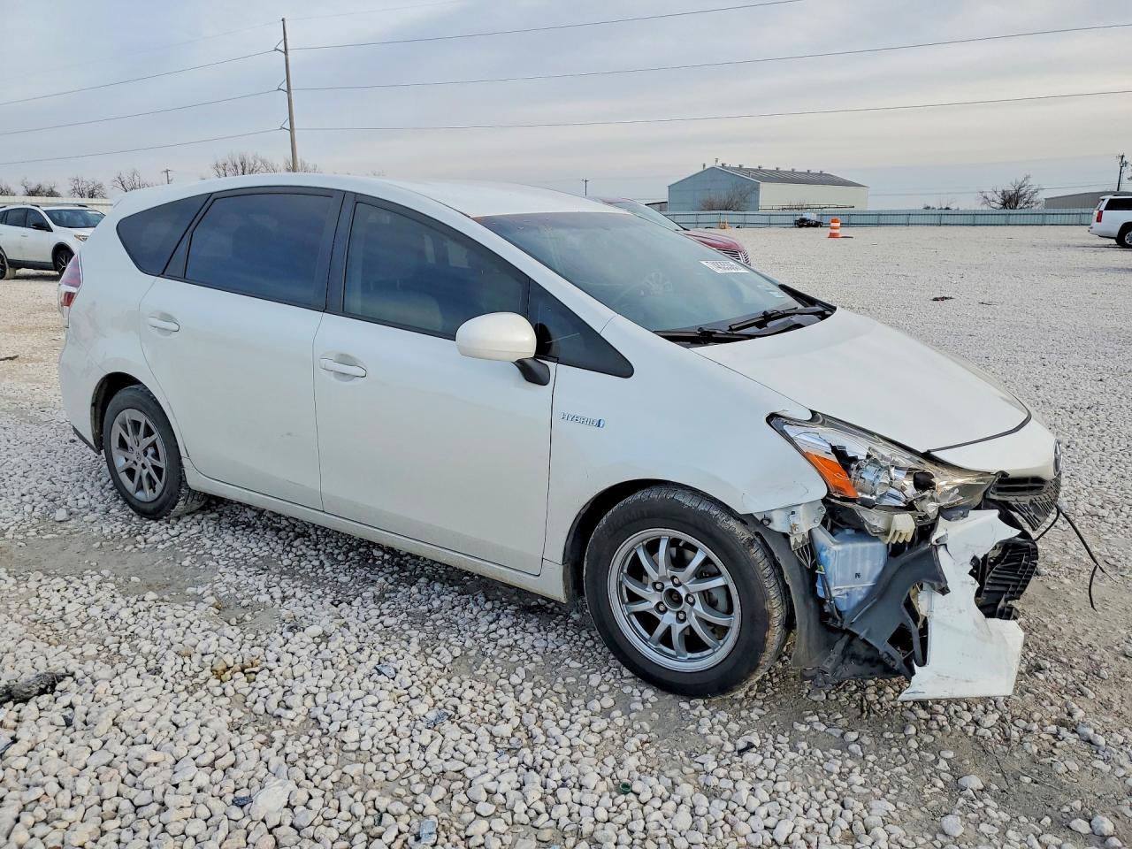 2017 Toyota Prius V - Image 4