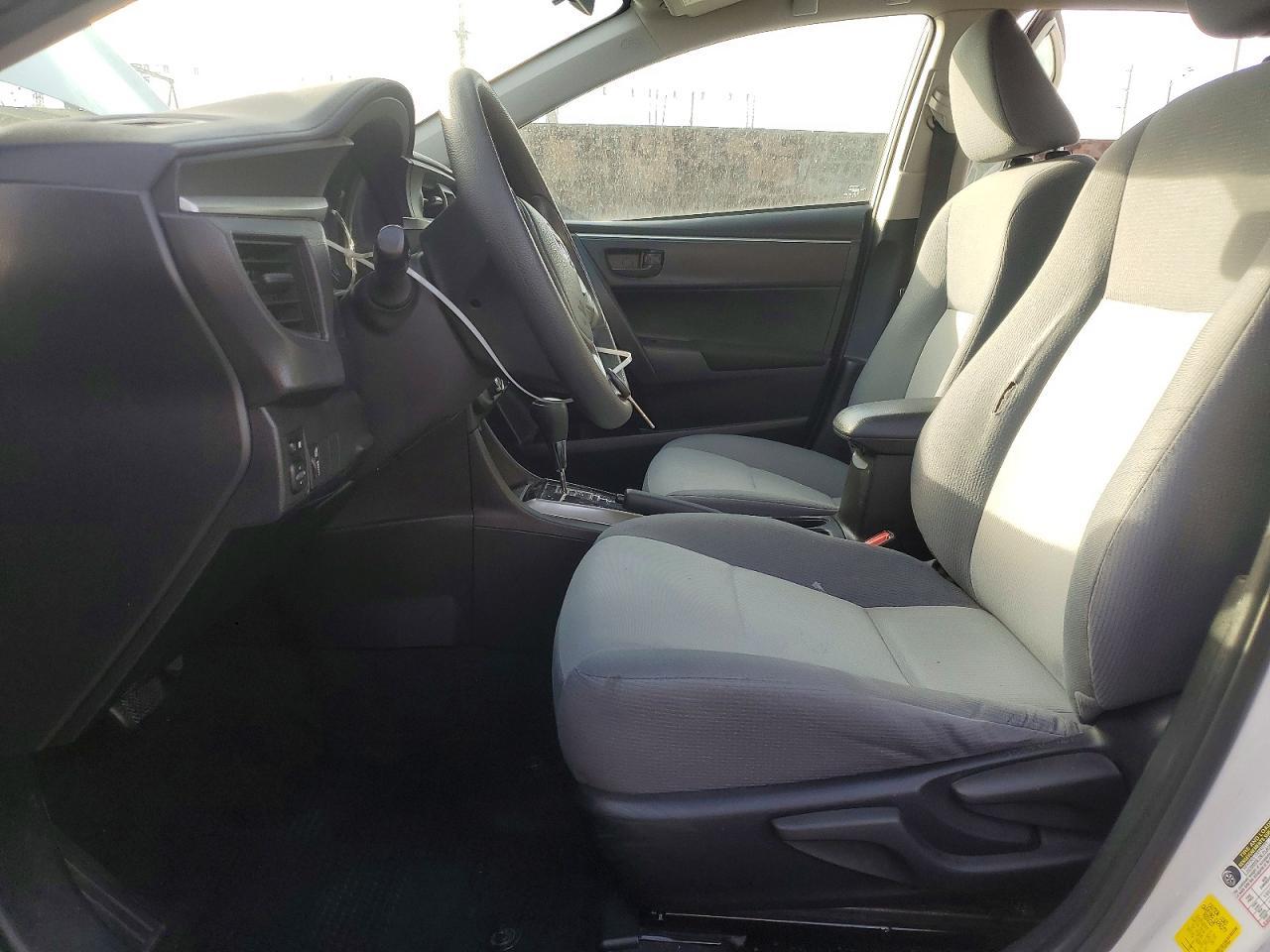2015 Toyota Corolla L - Фото 7