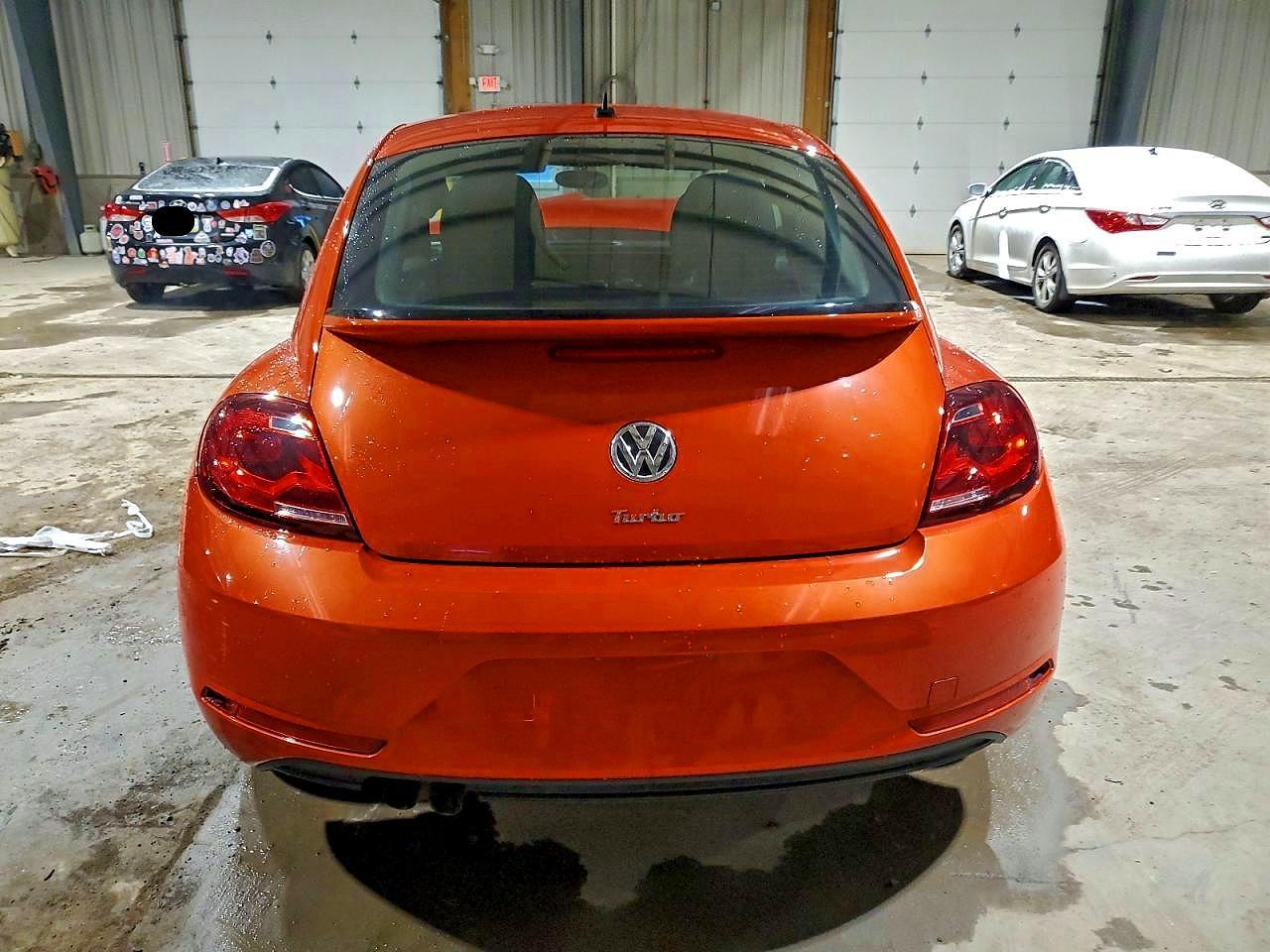 2018 Volkswagen Beetle S - Фото 6