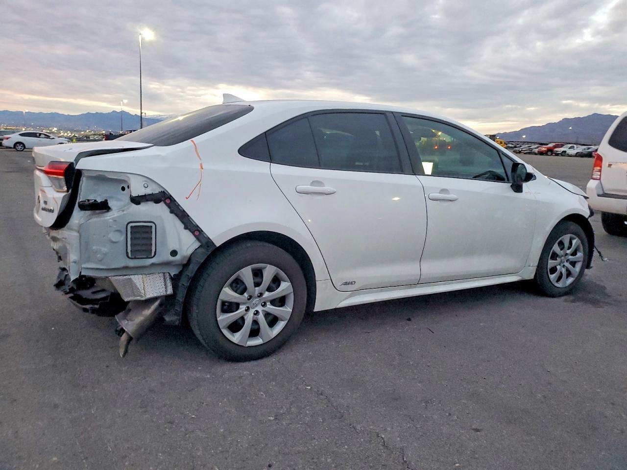 2024 Toyota Corolla Hybrid Le - Фото 3