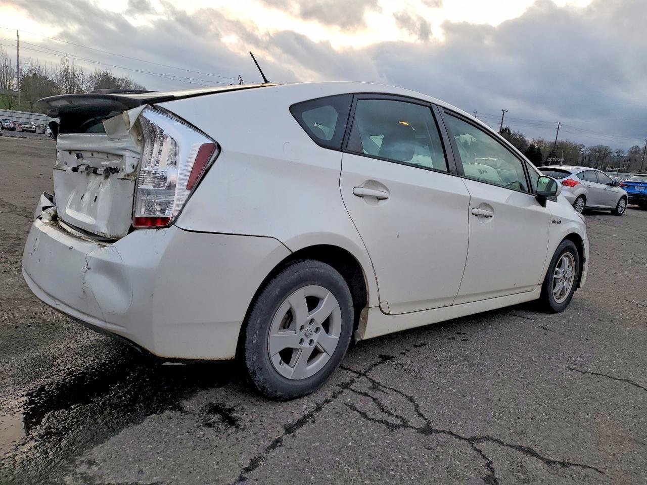 2011 Toyota Prius - Фото 3
