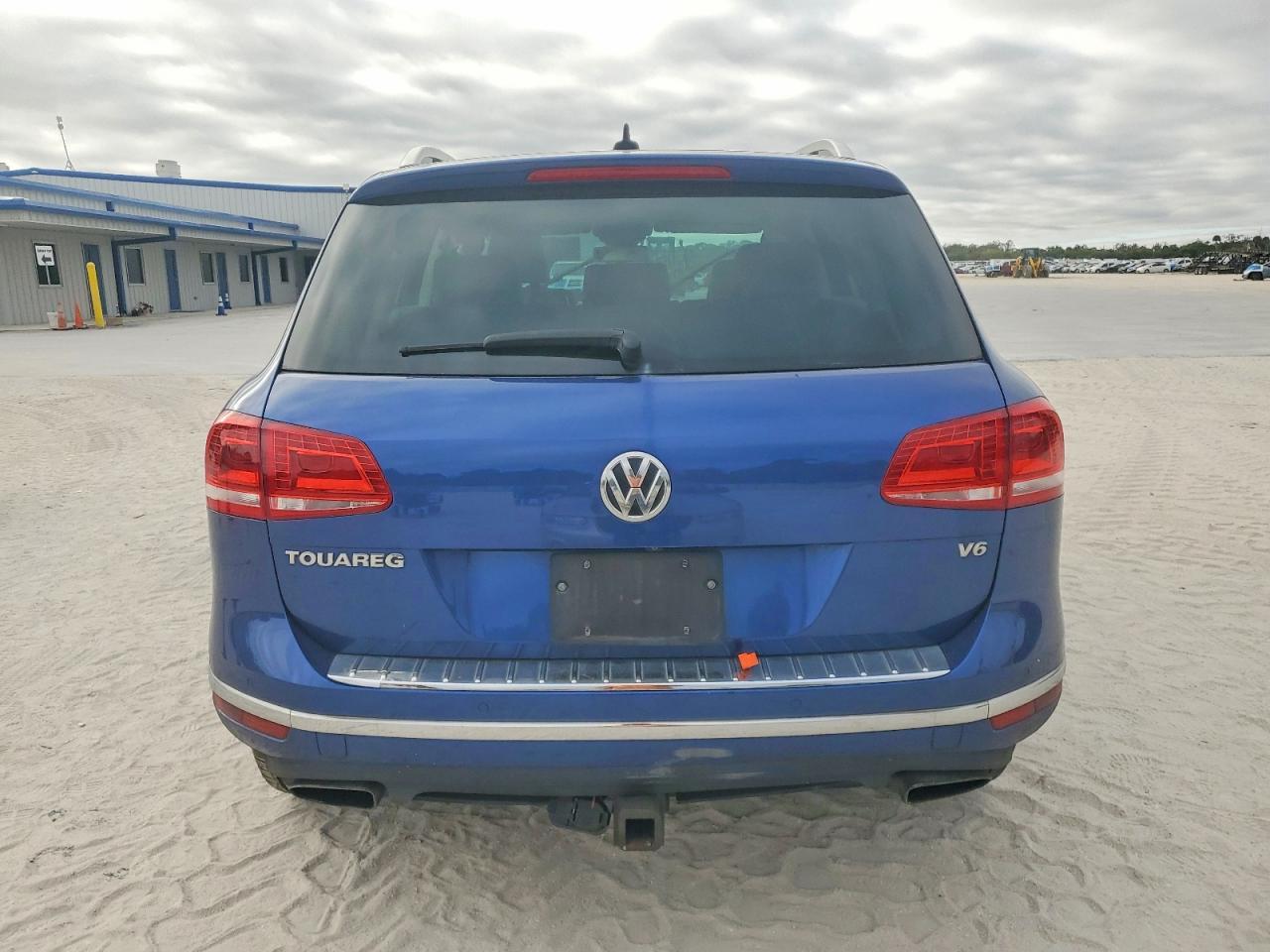 2016 Volkswagen Touareg Sport - Image 6