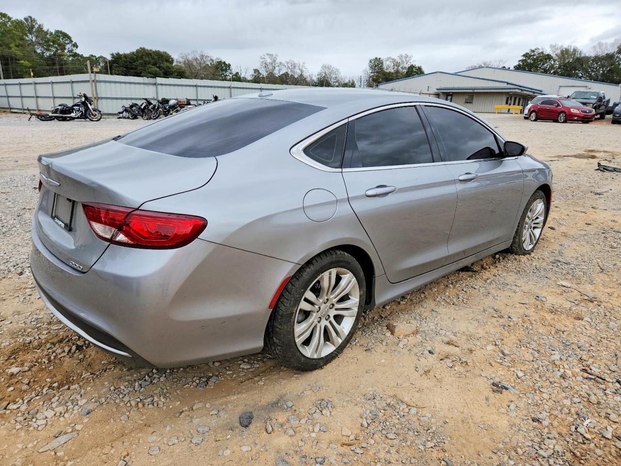 2015 Chrysler 200 Limited - Image 3