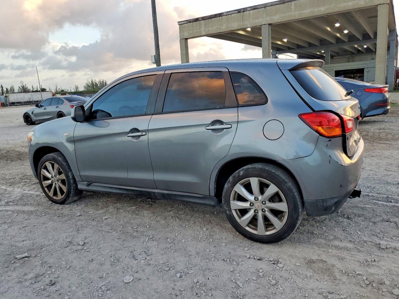 2015 Mitsubishi Outlander Sport Es - Фото 2