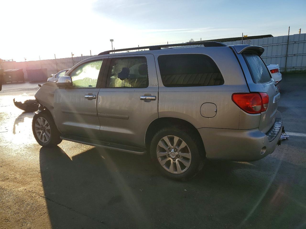 2008 Toyota Sequoia Platinum - Фото 2