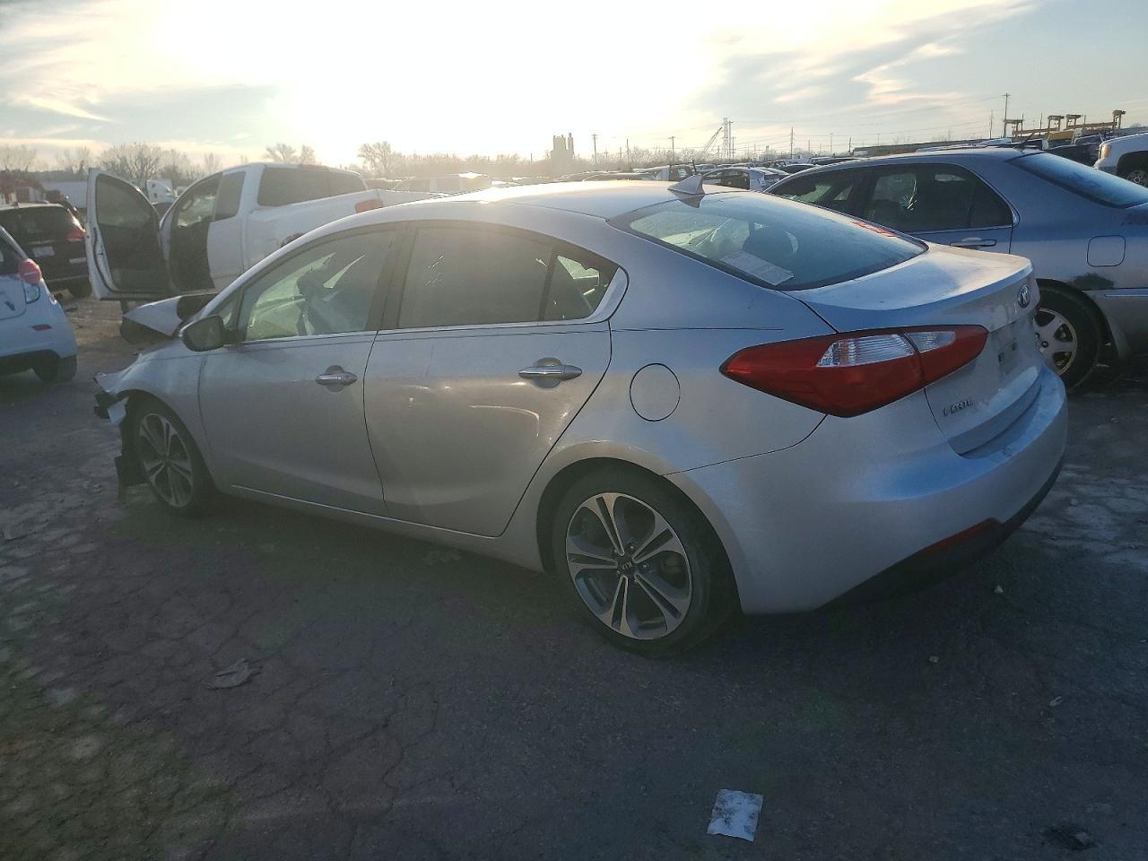 2016 Kia Forte Ex - Image 2
