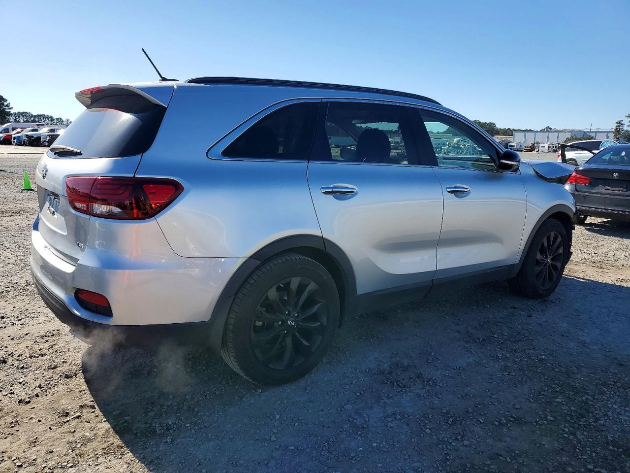 2019 Kia Sorento Lx - Image 3