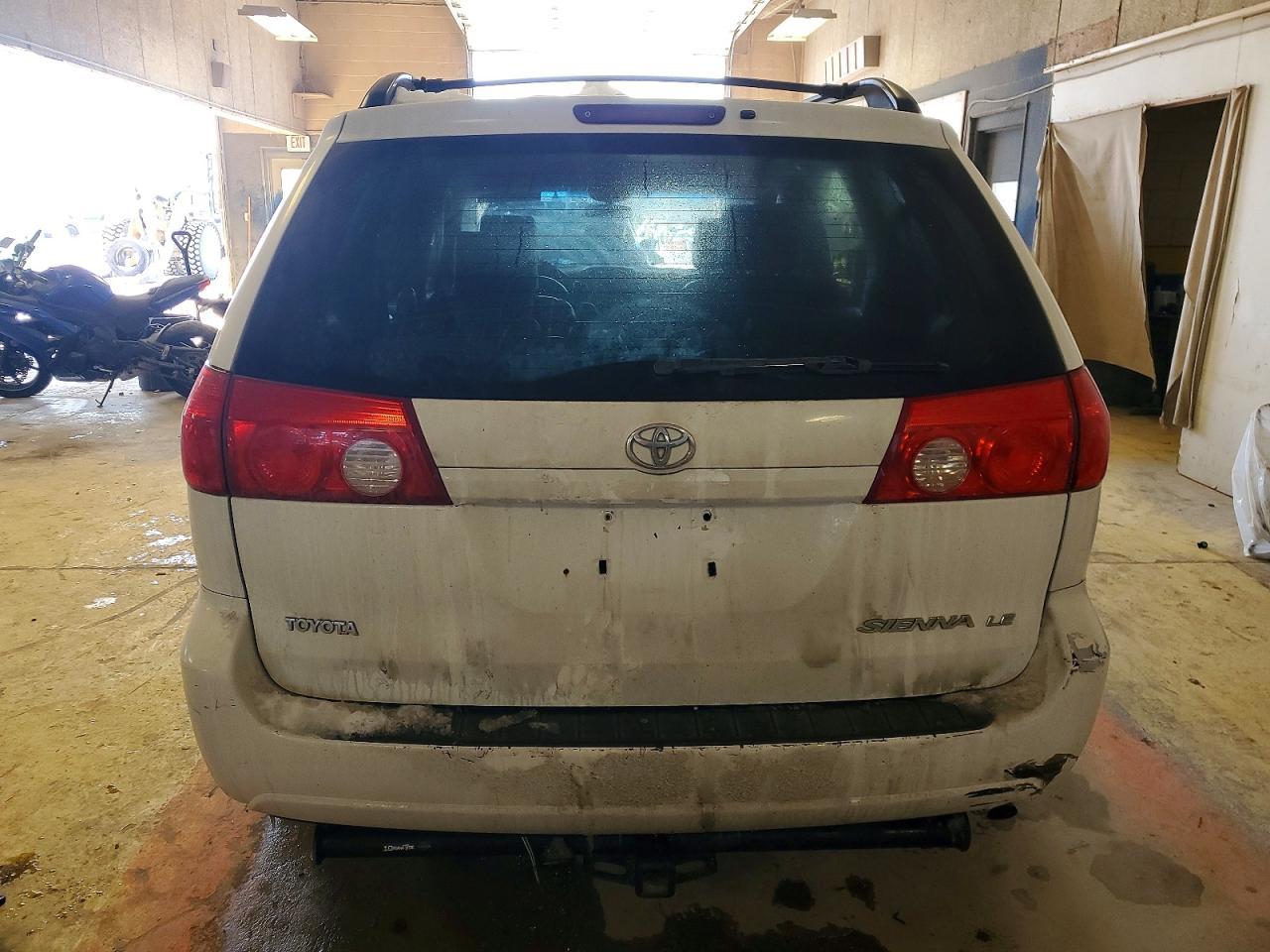 2008 Toyota Sienna Ce - Image 6