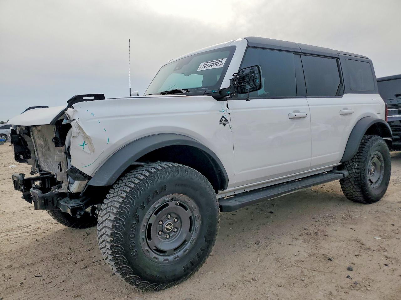 2024 Ford Bronco Outer Banks