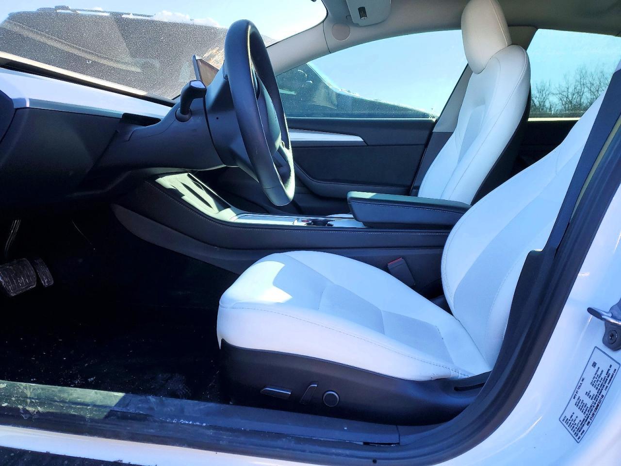 2022 Tesla Model 3 - Image 7