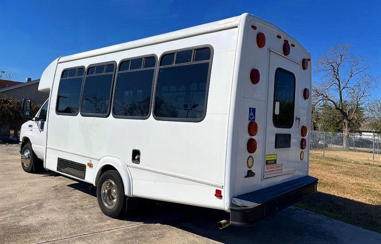 2014 Ford Econoline E450 Super Duty Cutaway Van - Фото 4