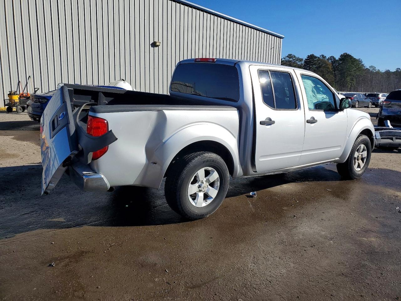 2011 Nissan Frontier S - Image 3
