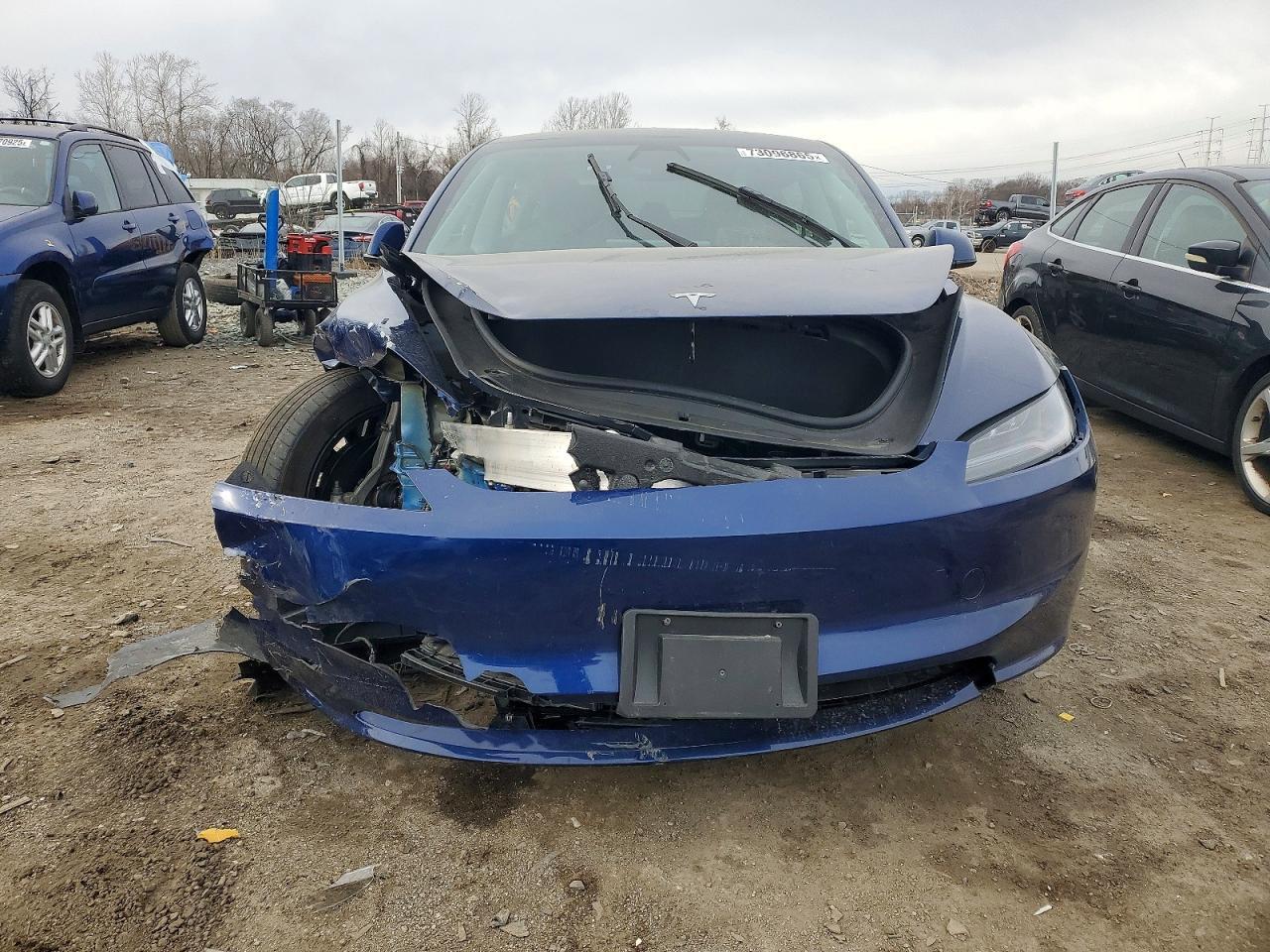 2024 Tesla Model 3 - Фото 5