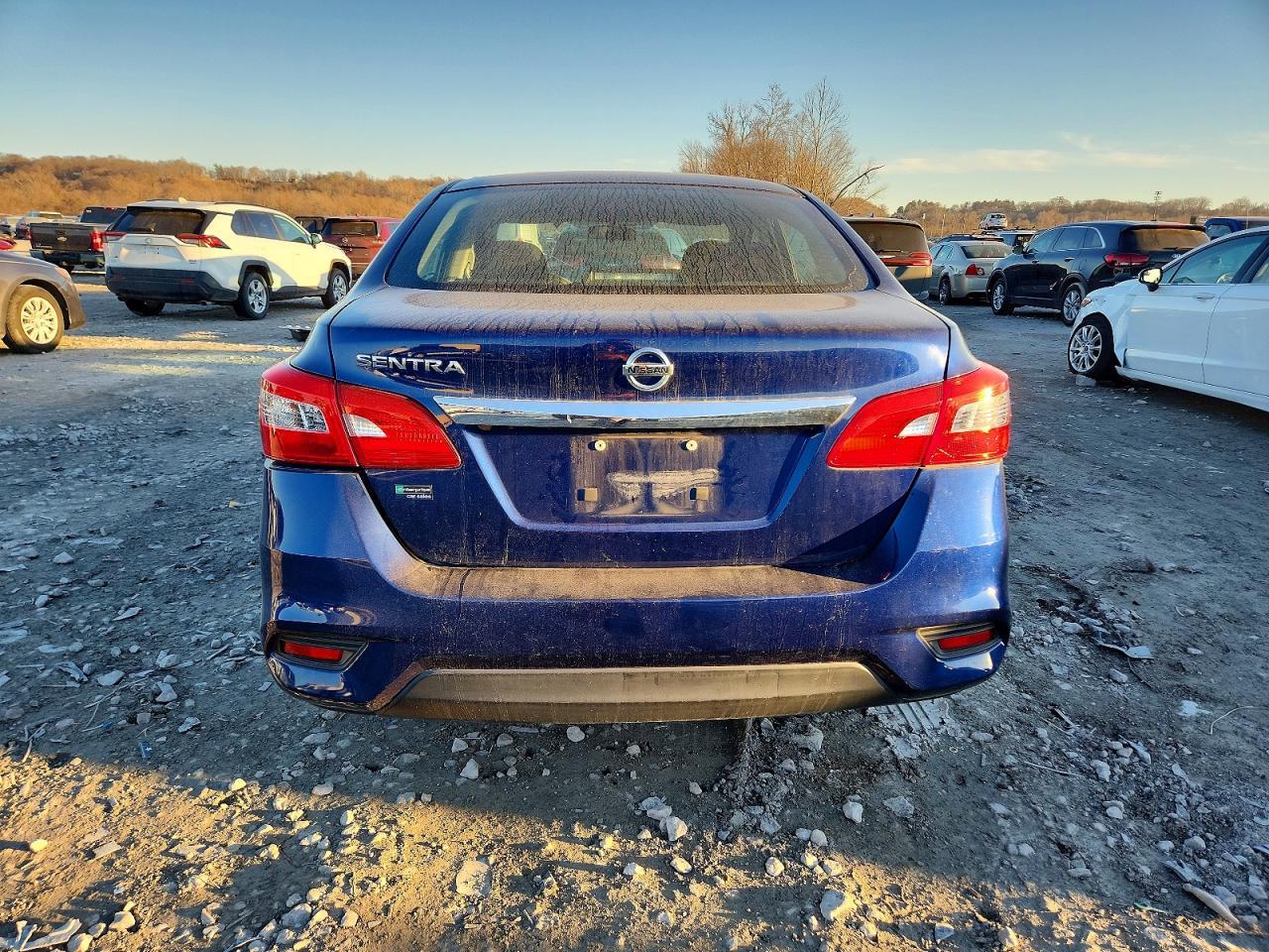 2016 Nissan Sentra S - Image 6