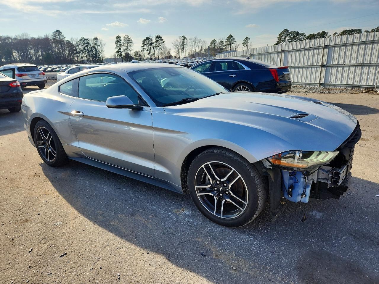 2022 Ford Mustang - Фото 4
